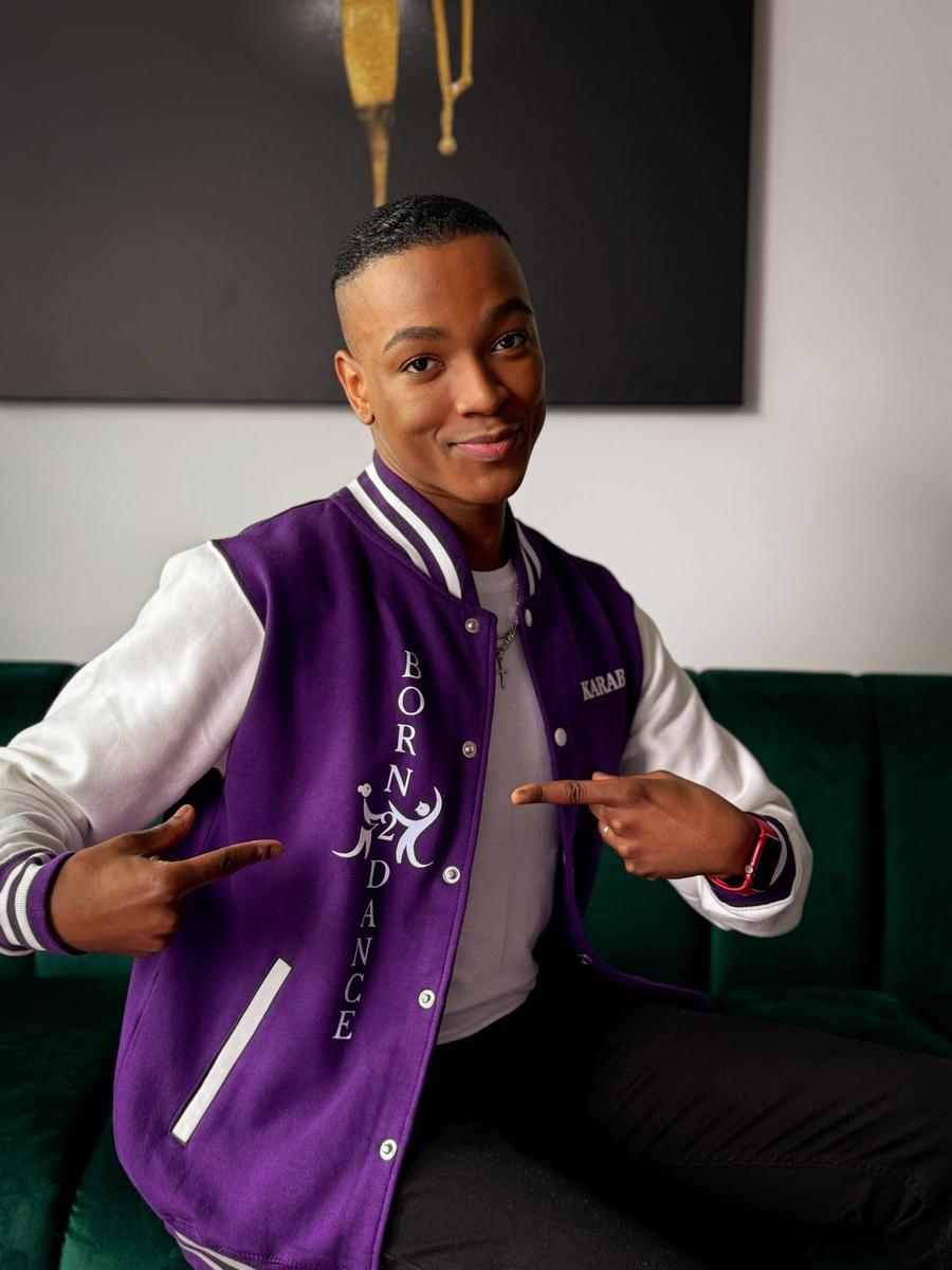 Karabo Morake, Gründer und Haupttrainer von Born 2 Dance, in Born2Dance College-Jacke